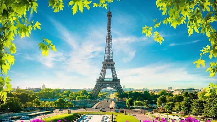 weed in paris, cannabis in paris, marijuana in paris 2025